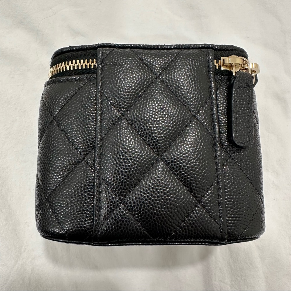 Chanel Caviar Square Mini Vanity Case with Chain - Picture 2 of 15